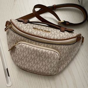 Michael Kors Belt bag